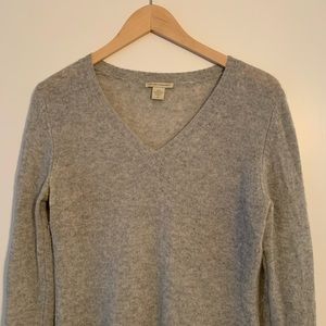 White & Warren  100% Cashmere Sweater
